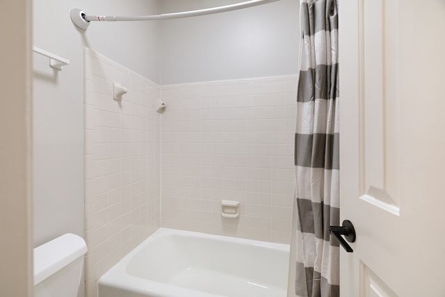 201 Rose Hall, Nashville, TN 37212