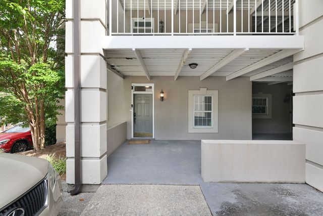 201 Rose Hall, Nashville, TN 37212