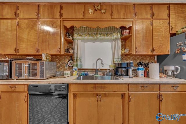 4011 E Crestview Drive, Huntsville, AL 35816