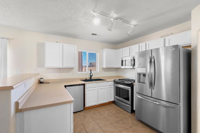 9809 Marlborough Avenue SW, Albuquerque, NM 87121