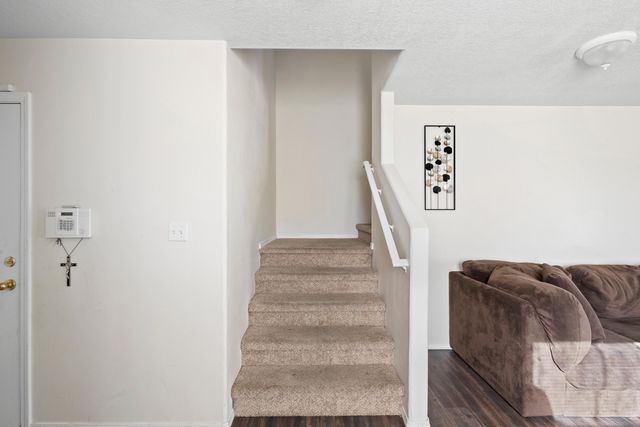 9809 Marlborough Avenue SW, Albuquerque, NM 87121