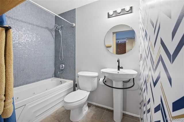 322 E Harrison Avenue 12, Royal Oak, MI 48067