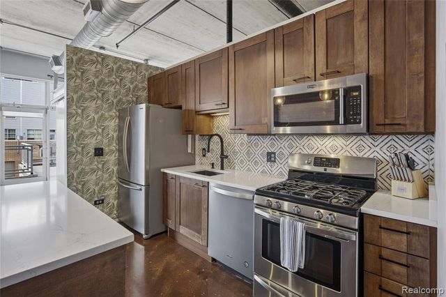 322 E Harrison Avenue 12, Royal Oak, MI 48067