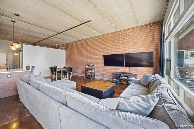 322 E Harrison Avenue 12, Royal Oak, MI 48067