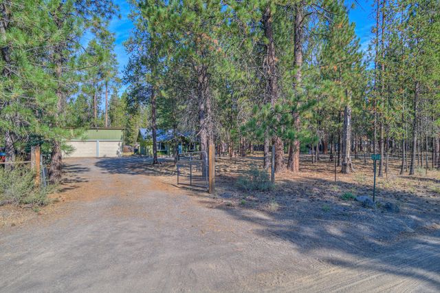 17592 Holgate Road, La Pine, OR 97739