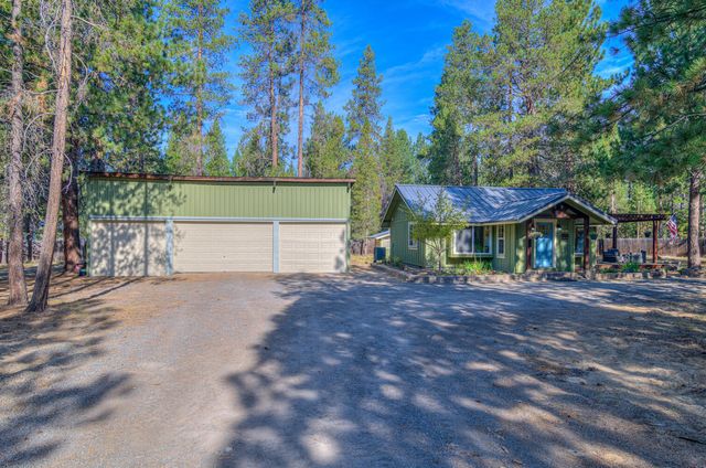 17592 Holgate Road, La Pine, OR 97739