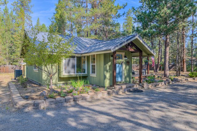 17592 Holgate Road, La Pine, OR 97739