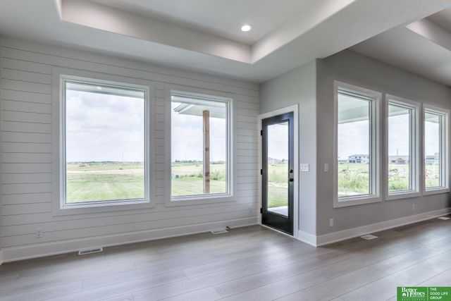 5708 N 195th Street, Elkhorn, NE 68022