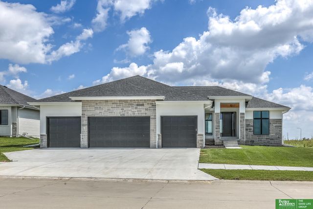 5708 N 195th Street, Elkhorn, NE 68022