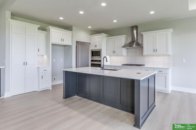 5708 N 195th Street, Elkhorn, NE 68022