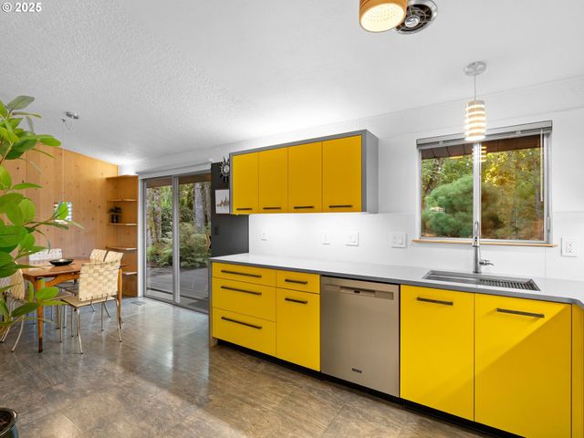 5183 Se HILLWOOD Ave, Milwaukie, OR 97267