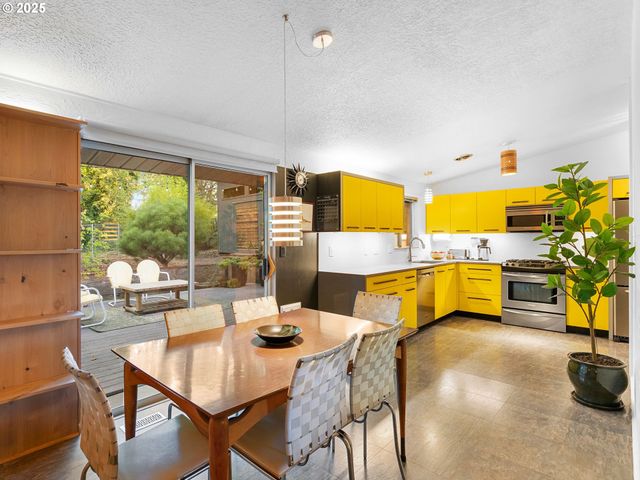 5183 Se HILLWOOD Ave, Milwaukie, OR 97267