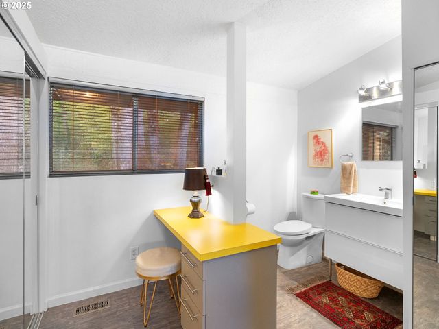 5183 Se HILLWOOD Ave, Milwaukie, OR 97267
