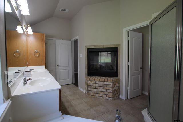 5716 Thomas Nelson, Tyler, TX 75707
