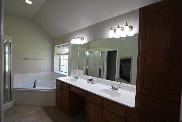 5716 Thomas Nelson, Tyler, TX 75707