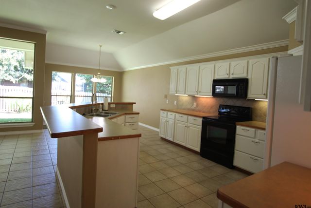 5716 Thomas Nelson, Tyler, TX 75707