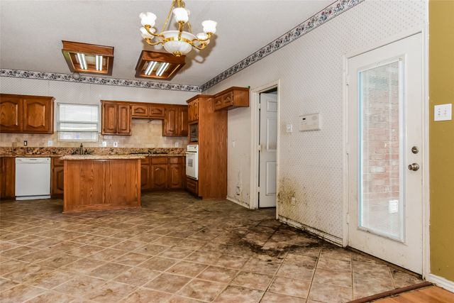 4005 Cavalier Drive, Rowlett, TX 75088