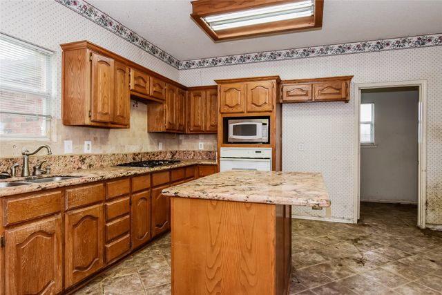 4005 Cavalier Drive, Rowlett, TX 75088