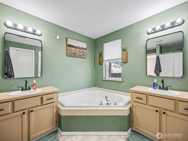 645 Orville Road E, Eatonville, WA 98328