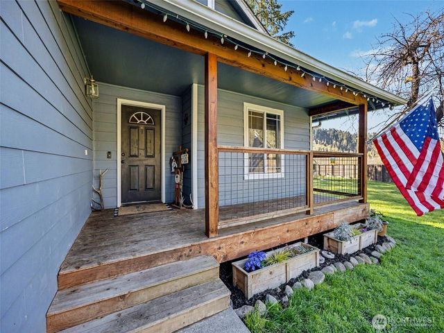 645 Orville Road E, Eatonville, WA 98328