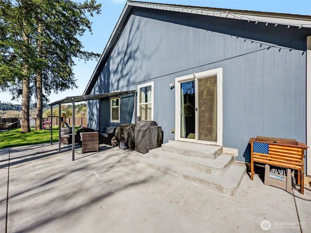 645 Orville Road E, Eatonville, WA 98328