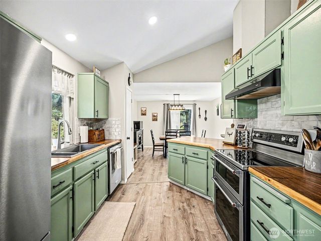 645 Orville Road E, Eatonville, WA 98328