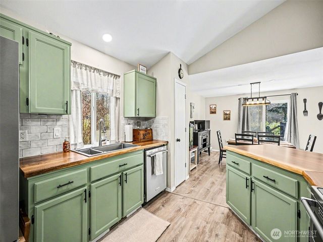 645 Orville Road E, Eatonville, WA 98328