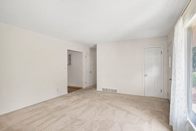 9941 Courtland Drive Ne, Courtland Twp, MI 49341