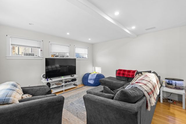 570 Shawmut Ave, New Bedford, MA 02740