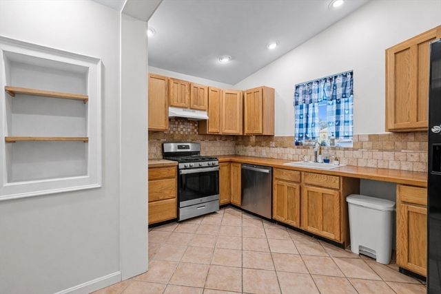 570 Shawmut Ave, New Bedford, MA 02740