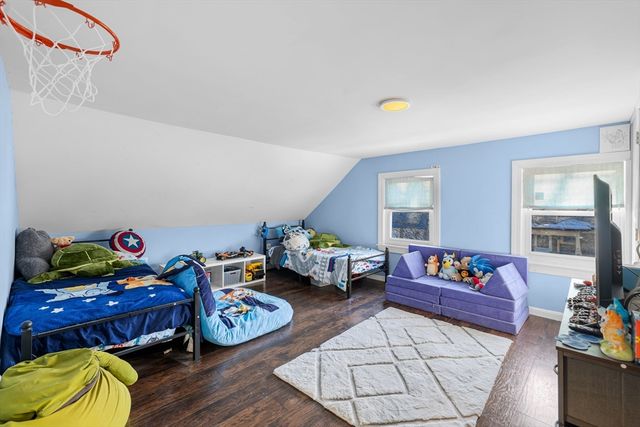 570 Shawmut Ave, New Bedford, MA 02740