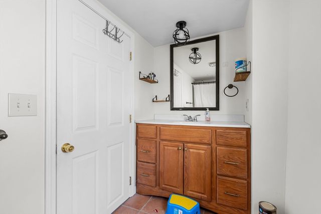 570 Shawmut Ave, New Bedford, MA 02740