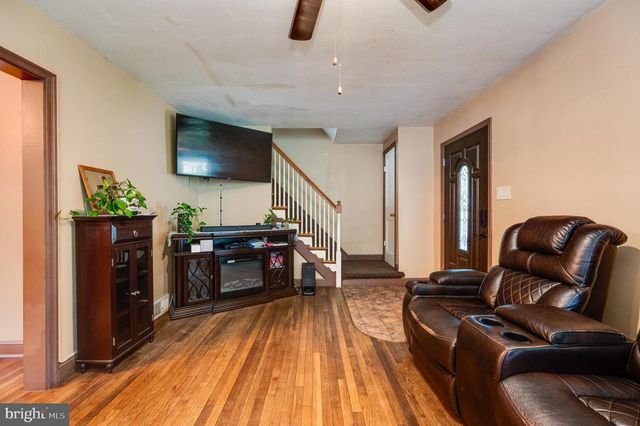 14 BEECHWOOD DR, Reading, PA 19606