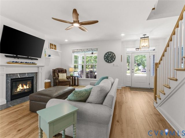 312 Randolph View Dr, Midlothian, VA 23114