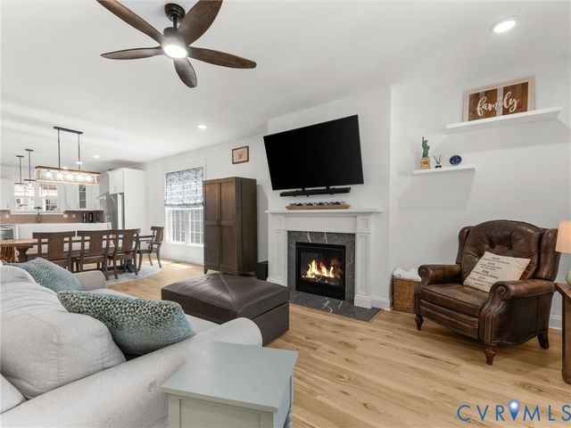 312 Randolph View Dr, Midlothian, VA 23114