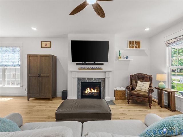 312 Randolph View Dr, Midlothian, VA 23114
