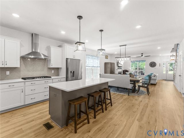 312 Randolph View Dr, Midlothian, VA 23114