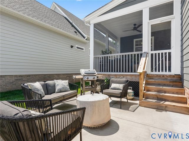 312 Randolph View Dr, Midlothian, VA 23114