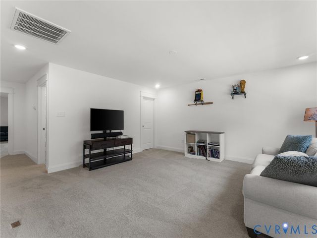 312 Randolph View Dr, Midlothian, VA 23114