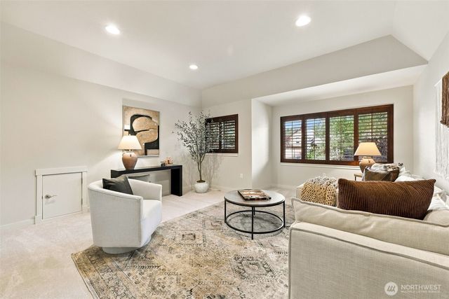 23431 NE 10th Place, Sammamish, WA 98074