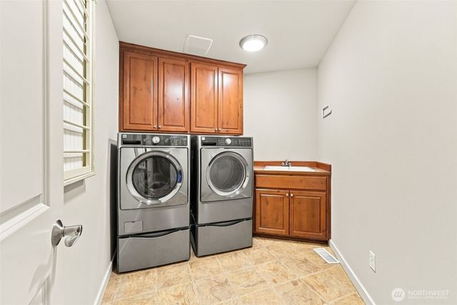 23431 NE 10th Place, Sammamish, WA 98074