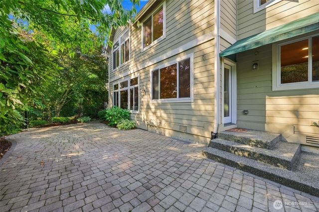 23431 NE 10th Place, Sammamish, WA 98074