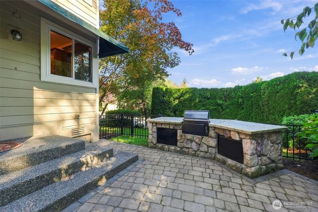 23431 NE 10th Place, Sammamish, WA 98074