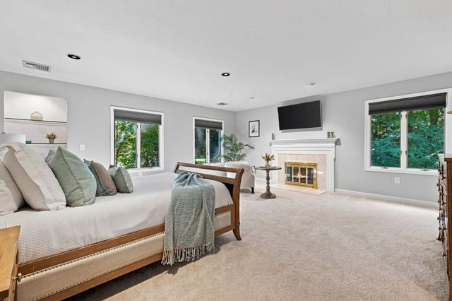 4 Webster Cir, Sudbury, MA 01776