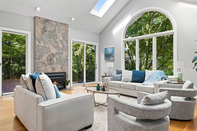 4 Webster Cir, Sudbury, MA 01776