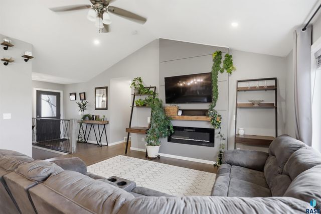 335 S James Ave Avenue, Tea, SD 57064