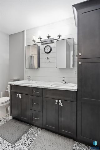 335 S James Ave Avenue, Tea, SD 57064