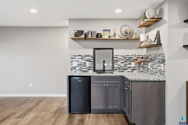 335 S James Ave Avenue, Tea, SD 57064