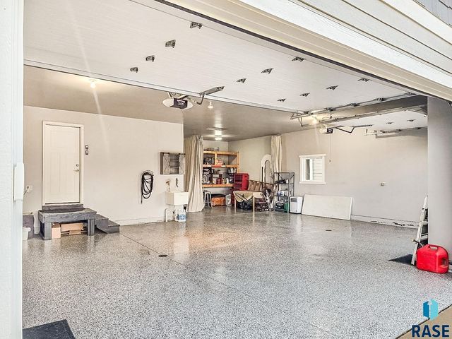 335 S James Ave Avenue, Tea, SD 57064