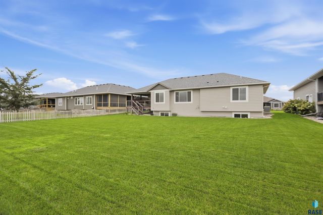335 S James Ave Avenue, Tea, SD 57064